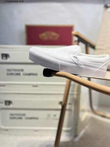 vanssk8-Low万斯范斯官方 经典复古休闲运动板鞋，高端支线原始硫化工艺，艺术来源于生活成为了Vans美学的个性潮流标志，代表着光和希望，让你变得更加明亮