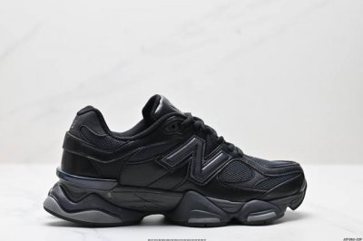 公司级New Balance 公司级版本 Nb9060 联名款 复古休闲运动慢跑鞋 鞋款灵感源自设计师本人对夏日的怀日回忆。鞋面大身由空间双格及磨砂鞋面拼接而生