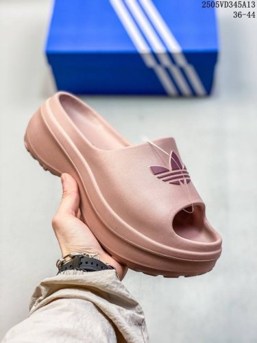 36-45 Adidas 阿迪达斯 超轻耐磨一体式Md泡沫鞋身，内嵌厚实内嵌欧索莱环保鞋垫，半包覆鞋面组合弹力厚底 阿迪达斯Adidas Adifom Stan