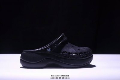 100 crocs 沙滩洞洞鞋 女士休闲厚底增高凉拖鞋 卡骆驰明星杨幂同款 厚底增高凸显大长腿沙滩鞋 选择尺码时 建议选大一码 脚感更舒适 这款没有鞋盒 类型：