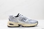 公司级新百伦 Nb530 New Balance 530 复跑古鞋Nb530这鞋双确实是Nb家经复典古款式之一，以全科新技诠释，成打功造530鞋款。鞋面保在持5