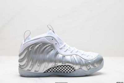 公司级nike Foamposite One 喷泡 中帮 复古篮球鞋 货号:Aa3963-100 尺码:40 40.5 41 42 42.5 43 44 45