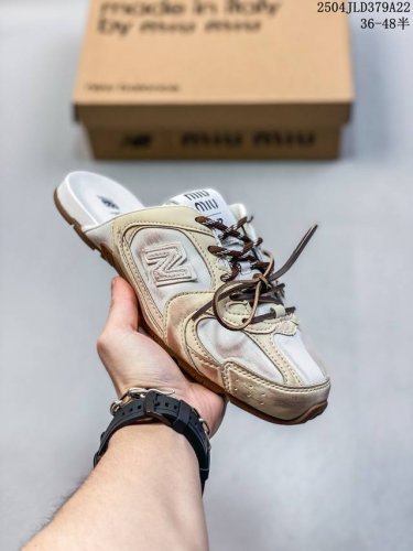 美拉德配色打造全新跨界合作，意大利奢侈品牌 缪缪Miumiu X Nb新百伦New Balance 530 Sl系列低帮经典复古休闲运动慢跑鞋 04Jld379