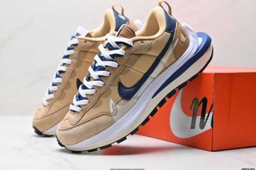 真标Nike Vaporwaffle Sacai 耐克华夫50周年系列华夫复古休闲运动慢跑鞋 鞋款由 pegasus 与Vaporfly两款鞋型的设计元素共同构