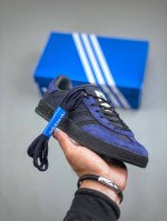Adidas Original Gazelle Indoor Trainers 瞪羚室内鞋系列低帮复古百搭休闲运动德训风板鞋 联名深蓝色 Ih9986 尺码：3