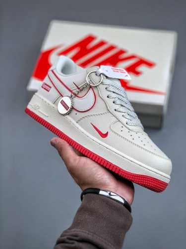 Nike Air Force 1 Low 07 X Supreme 米红小钩满天星原楦头原纸板 打造纯正低帮空军版型专注外贸渠道 全掌内置蜂窝气垫 原盒配件 原
