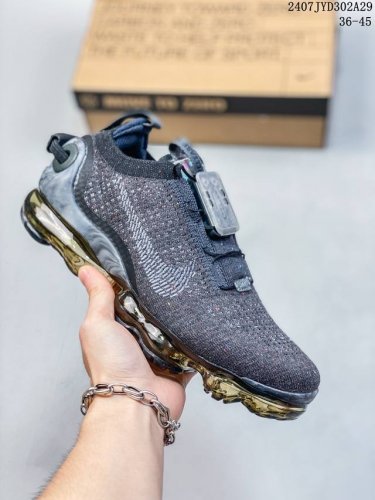 nk Air Vapormax Flyknit 全新飞织快速系带全掌大气垫百搭休闲运动慢跑鞋 Cj6740-400#鞋面以多种颜色呈现，搭配格纹装饰，同时鞋身还