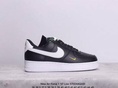 耐克 Nike Air Force 1 '07 Low 空军一号低帮，柔软、弹性十足的缓震性能和出色的中底设计，横跨复古与现代的外型结合，造就出风靡全球三十多年