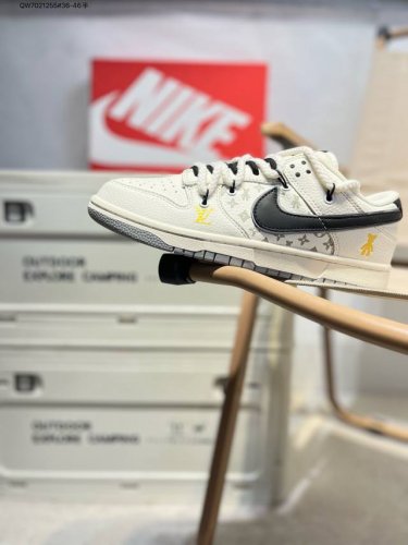 Nike Dunk Sb Low 定制配色“抽绳绑带”Dunk Sb顾名思义，具有经典的Dunk血缘，又注入了更多的时尚元素。相较于普通的Dunk滑板鞋，改良版
