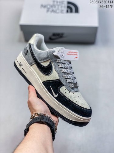 公司带半码带级耐克Nike Air Force 1 07 空军一号低帮百搭休闲运动板鞋 柔软 弹性十足的缓震性能和出色的中底设计 横跨复古与现代的外结合 造就出