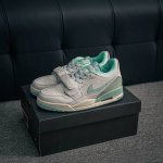 核心私 Nike Air Jordan Legacy 312 Low 乔丹 Aj 312 最强三合一混合版 有着交错结合的设计，它的名字就展现出它所包含的鞋款元