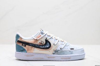 公司级Nike Court Vision Lo ‘Diy’定制 低帮百搭 透气休闲运动板鞋 兼顾舒适脚感和出众风范 演绎匠心之作 结构性的支撑贴合感结合复古篮球