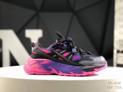 斐乐 Grusion T12W511519Fqgel-Kayano 系列运动休闲鞋 # 鞋身采用拼接组合 大量使用皮革与网布 有效保障透气性 # 全系均使用复古