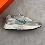 本地 核心私 Nike耐克Initiator Running创始者系列复古老爹休闲运动舒适跑鞋 在 Ins 爆红的 Nike Initiator 跑鞋，作为一双