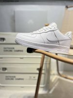 耐克 Nike Air Force 1 '07空军一号 百搭休闲运动板鞋。柔软、弹性十足的缓震性能和出色的中底设计，横跨复古与现代的外型结合，造就出风靡全球三十