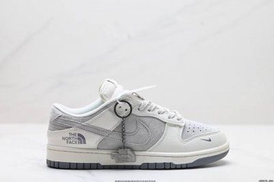 真标耐克nike Sb Dunk Low Pro扣篮系列低帮休闲运动滑板板鞋 货号:Fc1688-154 尺码:36 36.5 37.5 38 38.5 39