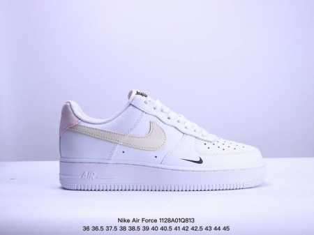 真标耐克nike Air Force 7空军一号低帮百搭休闲运动板鞋。柔软、弹性十足的缓震性能和出色的中底设计，横跨复古与现代的外型结合，造就出风靡全球三十多年 - 点击图像关闭