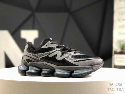 新百伦 New Balance Nb U 0Ea跑步鞋。此复刻经典鞋款，加入当下大热的户外元素，以曾经篮球鞋款型式样加以打造鞋款造型。编织鞋带以及加强稳固鞋底都