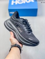 公司级 Hoka畅行无阻 Hoka One One Bondi 9 舒适百搭耐磨轻便 低帮跑步鞋 男女款。Bondi 9 最显著的变化在于其鞋底单元，原本扎实可