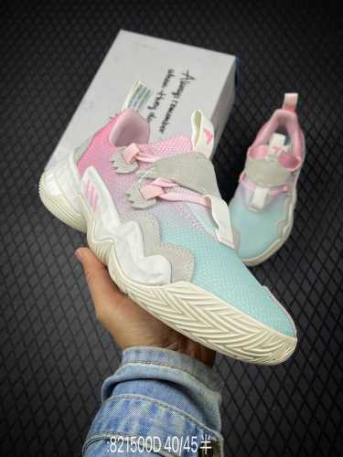 D Adidas Trae Young 1 Cotton Candy 特雷杨一代低帮实战篮球鞋 Lightstrike和Boost标志性运动鞋以冷色调出现一这款