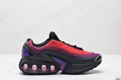 公司级Nike Air Max Dn 耐克2024全新气垫跑鞋 #全新鞋款在同侧采用了四个圆柱仓式的设计 不仅有防滑耐磨性功能 还搭配了周围一圈柔软的泡棉材质