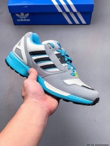 阿迪达斯Adidas Zx8000缓震运动鞋轻便透气休闲鞋 自 年代中期问世以来，Zx 8000受到了众多收藏家的追捧。现在，你也有机会感受它的魅力。穿上这款经