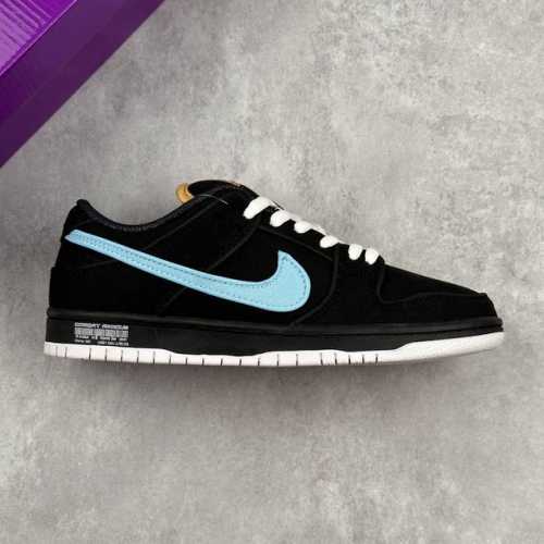 本地 核心私 Nike Dunk Sb Blue Hole 耐克 Sb 低帮 蓝洞 黑蓝 潮流百搭防滑减震耐磨板鞋 该定制版球鞋选用原鞋款为Nike Dunk