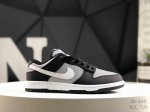 耐克 Nike Dunk Low 低帮 原装头层材料 用料绝不含糊 独家版型蒸馏加工带来的是更好的视觉和脚感体验 清洁度 电绣工艺 皮料切割干净无任何毛边 细节