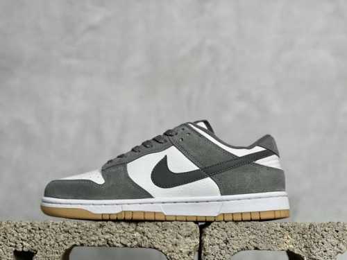 Pl 放店私 Nike Dunk Low Grey Gum 白灰 货号：Fv0389-100 尺码：36 36.5 37.5 38 38.5 39 40 40.