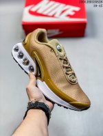 童鞋 Nike 耐克 Nike Air Max plus是Nike旗下另类鞋款的代表 Tn 它诞生于1996年 是第一款使用Tunedair气垫的跑鞋 其特点就