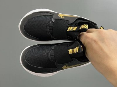 nk新款专G版赤足3代儿童一脚蹬运动鞋 Size：24-37码 赤足系列一出就是精品 新工厂P新工艺 优质面料拼接，质感满满 一脚蹬设计，穿脱超方便 耐磨防滑大