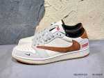 新品上市实拍 耐克Nike Dunk Low 板鞋 Sb系列经典百搭休闲运动板鞋加厚鞋舌的填充，使舒适性大大提升，同时也更方便穿脱中底部分则加入了脚感柔软舒适Z