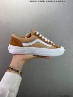 160 vans Classics Knu Skool 苏格兰格纹拼接 厚鞋舌面包鞋 vans联名超火的土豆鞋，复古经典，鞋头放大、包边上移加厚、鞋舌加厚。Va