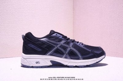 Gel-Venture 6系列 经典跑鞋 如今机能风和户外风吹得正劲，便是主打“Urban Outdoor机能越野风格”，城市和户外场景都能轻松应对。关键是跑鞋
