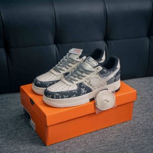 核心私 Air Force 1 原装级别 原楦头原纸板 打造纯正空军版型专注外贸渠道 全掌内置蜂窝气垫 原盒配件 原厂中底钢印、拉帮完美 货号：Yx5066 3