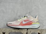 C版 Nike Air Zoom Pegasus 登月 41代 网面透气跑步鞋 兼顾迅疾外观和稳固脚感 后跟覆面足动态支撑巧妙融合 缔造稳定顺畅的迈步体验 采用