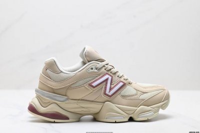 公司级New Balance 公司级版本 Nb9060 联名款 复古休闲运动慢跑鞋 鞋款灵感源自设计师本人对夏日的怀日回忆。鞋面大身由空间双格及磨砂鞋面拼接而生