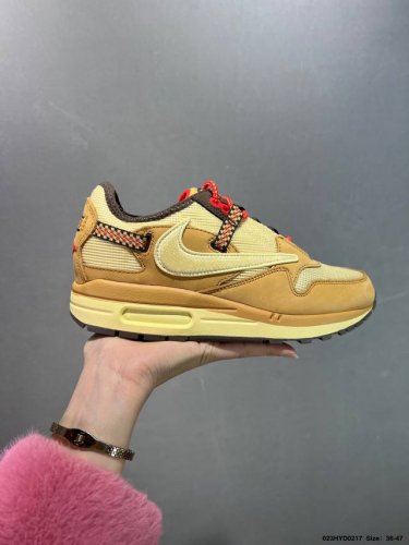 公司级Travis Scott X Nk Air Max 1 “Cactus Jack” Ts联名 小麦色 Do9392-700 鞋款采用棕色及乳白色打造鞋面