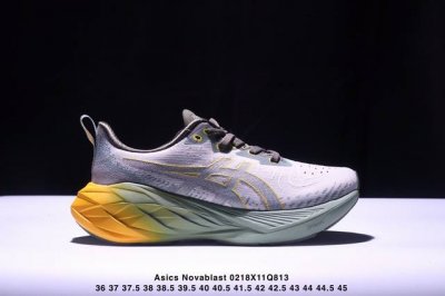 公司级Asics Novablast 4 轻量跑鞋 低帮轻量透气缓震休闲运动跑步鞋 货号:1012B510-401 尺码:36 37 37.5 38 39 39