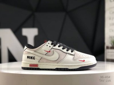 公司级带半码 耐克 Nike Dunk Low 复古板鞋，尽情迈步，彰显个性风采。采用牛柔软皮革鞋面，经久耐穿，塑就如元年款 Dunk 般的复古质感。鞋头透气孔