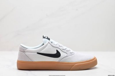 公司级耐克nike Sb Chron Solarsoft 百搭单品 太阳软底系列内增高休闲百搭滑板板鞋 采用耐磨翻毛皮拼接透气帆布鞋面材质#搭载双密度泡棉鞋垫