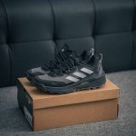 核心私 Adidas Terrex Skychaser Tech Gtx 舒适 减震防滑耐磨 低帮 徒步登山鞋 看起来像普通运动鞋的徒步鞋，才是绝大多数人日常户