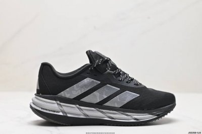 公司级adidas Adistar 马拉松 轻盈跑鞋 阿迪达斯 Adidas 针对广大跑者对于长距离慢跑的需求推出了新款adistar跑鞋，它通过一系列的革新科