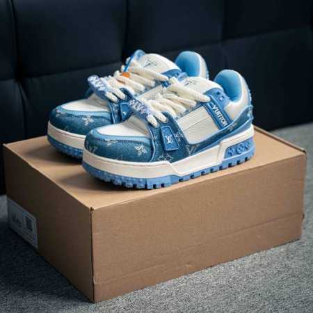 Lv-路易-威登trainer 2024走秀最新款原版1：1开发复刻！！上脚非常舒适 做工精细鞋面由意大利进口小牛皮拼接，侧边饰有品牌logo标志，进口网布垫脚 - 点击图像关闭