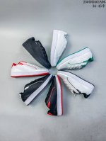 阿迪达斯Adidas Wcard 学院系列 经典复古低帮百搭休闲运动板鞋 网球运动休闲鞋。这款Adidas Card低帮经典运动鞋，助你舒适自信活动。采用实穿皮