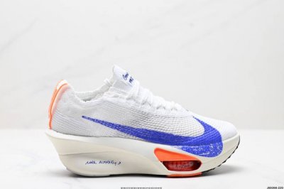 公司级新品发布 Nike Air Zoom Alphafly Next%3 Proto整体采用前作的设计语言，并且对后者的细节进行升级，马拉松和长距离路跑的性能