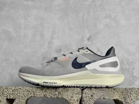 Rs版 Nike Air Zoom Structure 25 轻量跑鞋0311鞋面采用透气工程网眼材质制作。鞋身整体轻盈舒适透气,鞋子颜色以白灰色为主色调！耐克 - 点击图像关闭