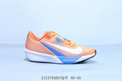 耐克 Nike Zoom 马拉松高端竞速跑步鞋。特高弹性双层Md搭配碳纤维组合鞋底 212470Aduyq半 40-45