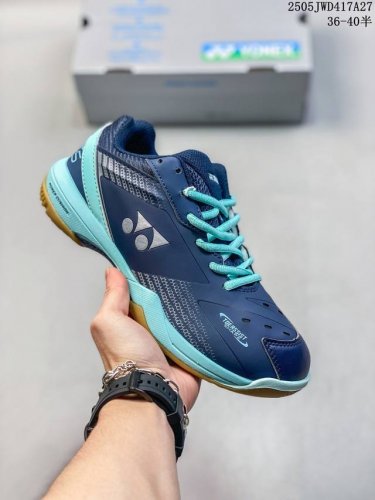 公司级 尤尼克斯 Yonex 跑步鞋 羽毛球鞋Yy训练比赛球鞋网球 设计专业减震透气运动鞋 尤尼克斯球鞋系列包括羽毛球鞋 网球鞋 高尔夫鞋和室内运动鞋等多种类型