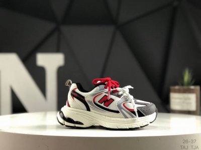 儿童精品童鞋 新百伦 Nb530 New Balance 530 复跑古鞋Nb530这鞋双确实是Nb家经复典古款式之一，以全科新技诠释，成打功造530鞋款。鞋面